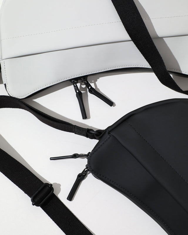 収納力抜群のショルダーバッグが登場