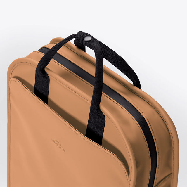 Alison(アリソン) Medium Backpack / Lotus - Clay