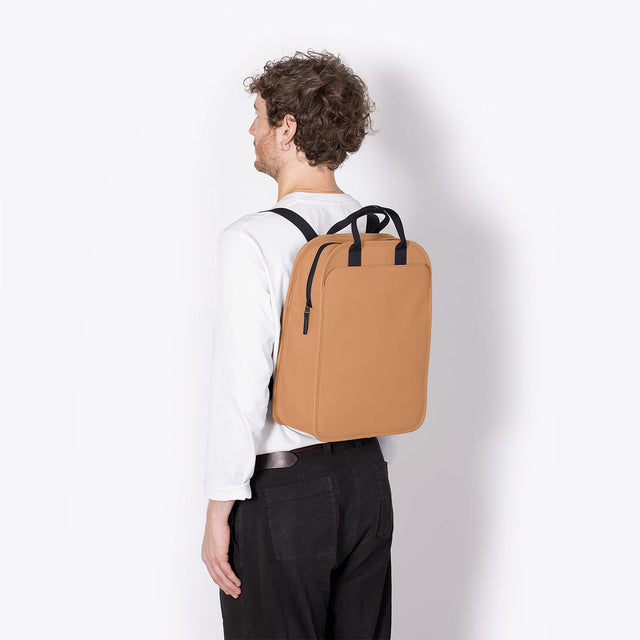 Alison(アリソン) Medium Backpack / Lotus - Clay
