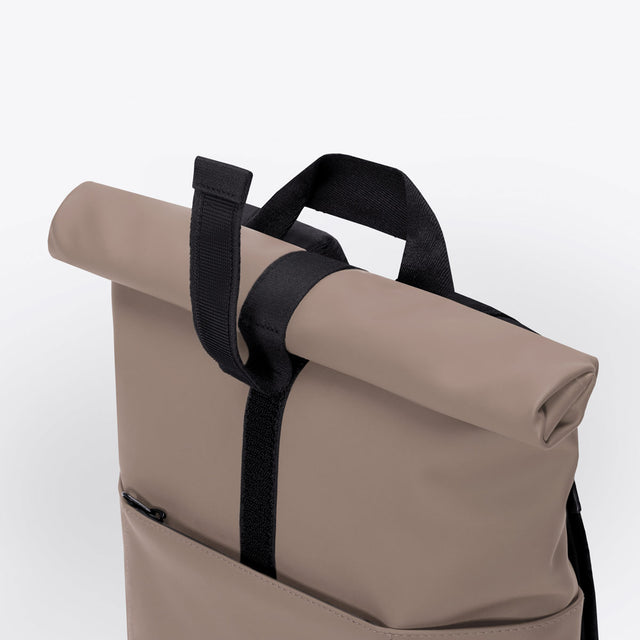 Hajo(ハヨ) Medium Backpack / Lotus Infinity - Dark Sand