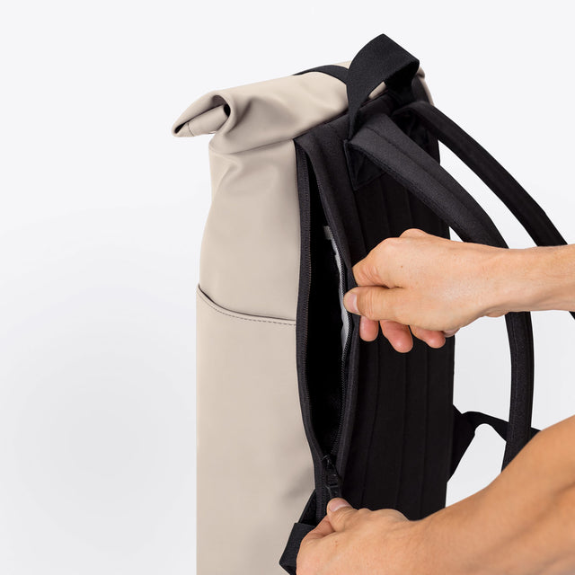Hajo(ハヨ) Medium Backpack / Lotus Infinity - Light Sand