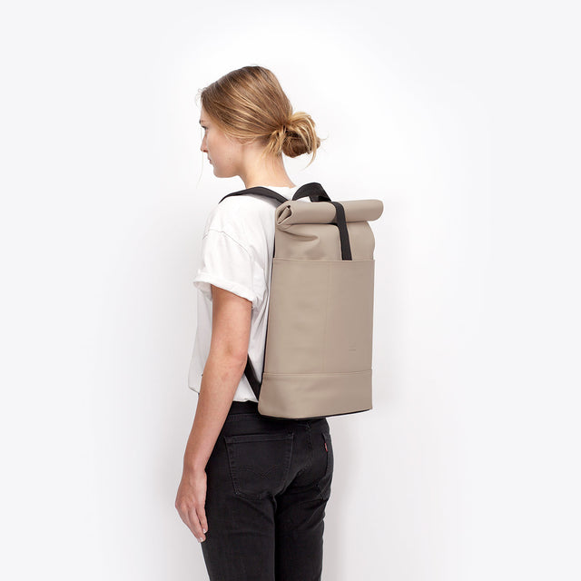 Hajo(ハヨ) Medium Backpack / Lotus - Nude