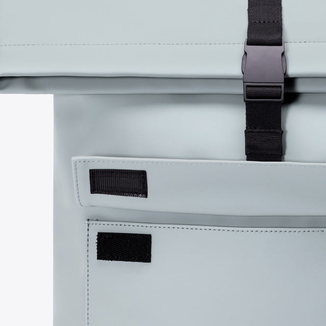 Jannik(ヤニーク) Medium Backpack / Lotus Infinity - Dusty Blue