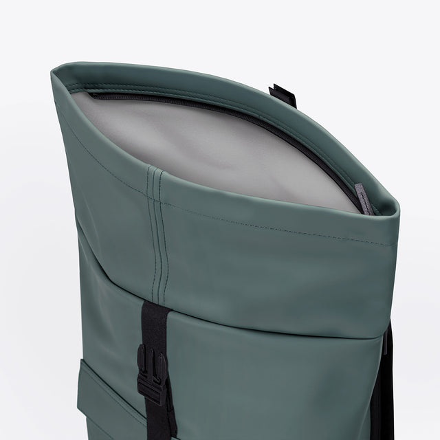 Jannik(ヤニーク) Medium Backpack / Lotus Infinity - Pine Green