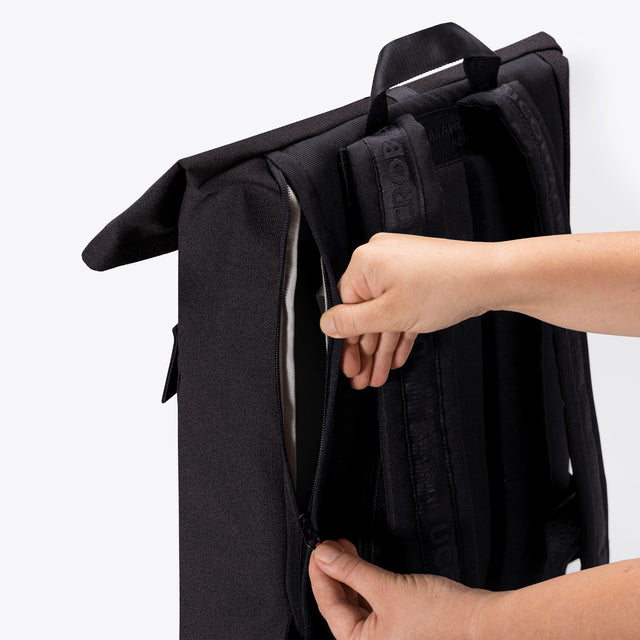 Jannik(ヤニーク) Medium Backpack / Phantom - Asphalt Reflective