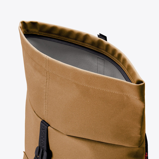 Jannik(ヤニーク) Medium Backpack / Phantom - Dark Sand Reflective