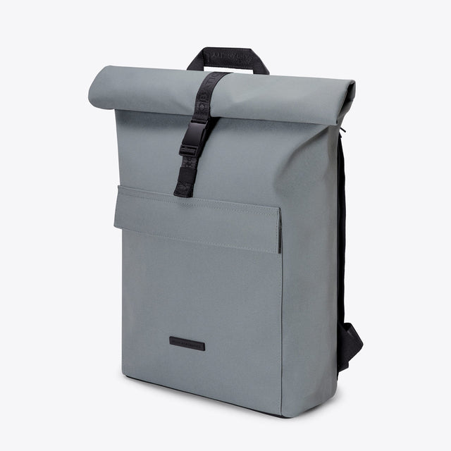 Jannik(ヤニーク) Medium Backpack / Phantom - Pigeon Blue Reflective