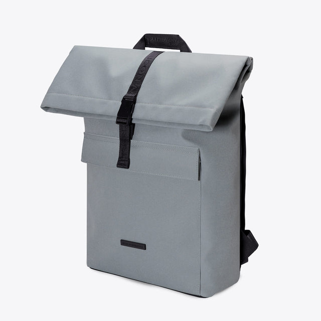 Jannik(ヤニーク) Medium Backpack / Phantom - Pigeon Blue Reflective