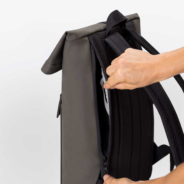 Jasper(ヤスパー) Medium Backpack / Lotus - Dark Grey