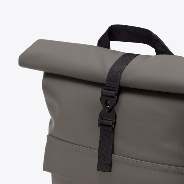 Jasper(ヤスパー) Medium Backpack / Lotus - Dark Grey