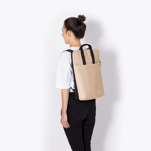 Masao(マサオ) Medium Backpack / Lotus - Light Almond