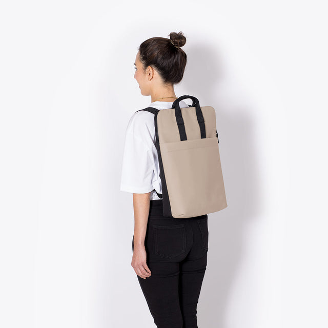 Masao(マサオ) Medium Backpack / Lotus - Nude
