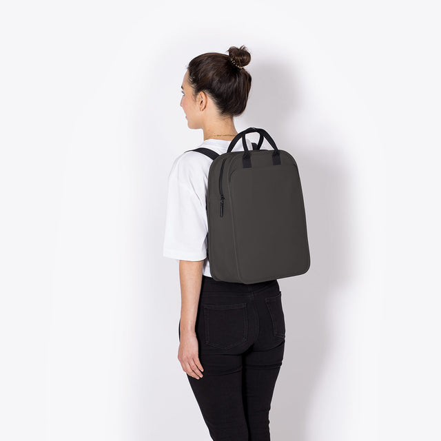 Alison(アリソン) Medium Backpack / Lotus - Asphalt