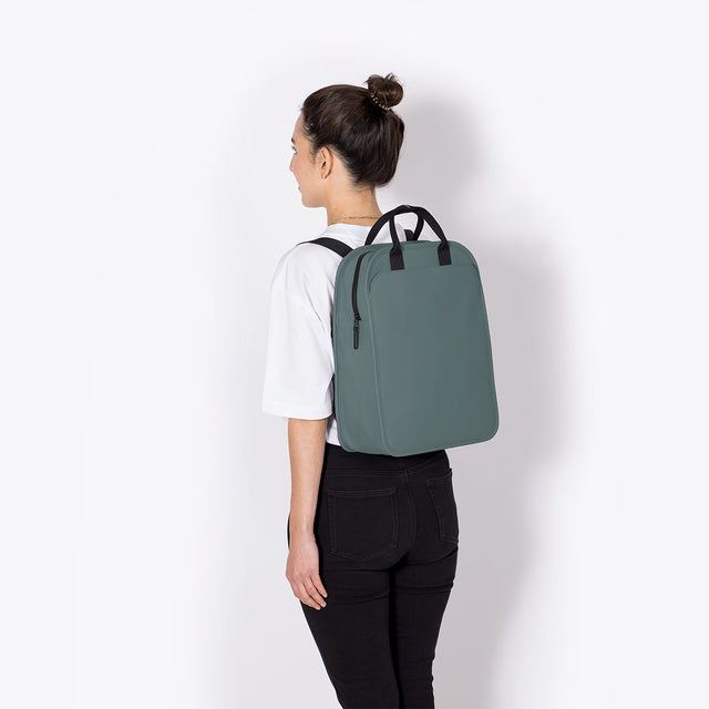 Alison(アリソン) Medium Backpack / Lotus - Pine Green