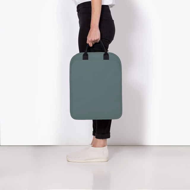 Alison(アリソン) Medium Backpack / Lotus - Pine Green