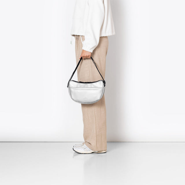 Alva(アルヴァ) Medium Bag / Lotus Infinity - Silver Metallic
