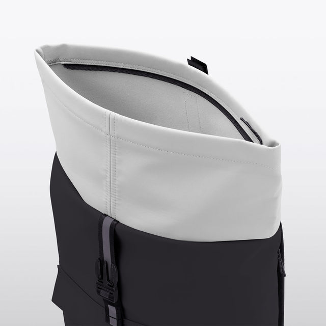 Jannik(ヤニーク) Medium Backpack / Aloe - Black-Light Grey