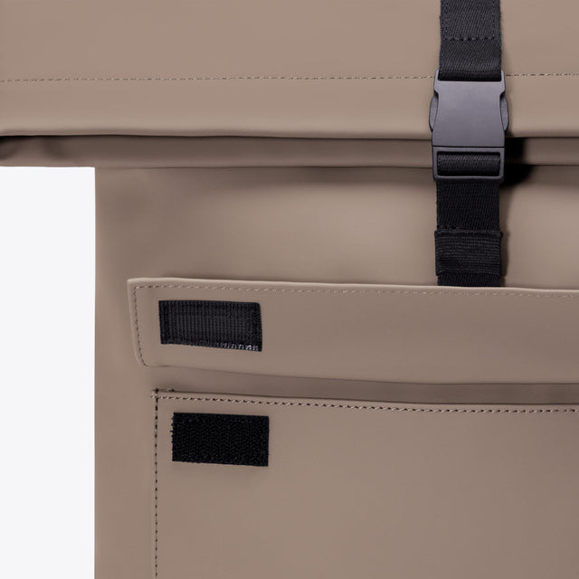 Jannik(ヤニーク) Mini Backpack / Lotus Infinity - Dark Sand