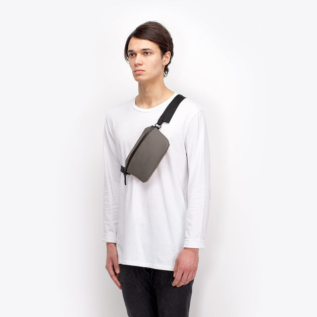 Jona(ヨナ) Bag / Lotus - Dark Grey