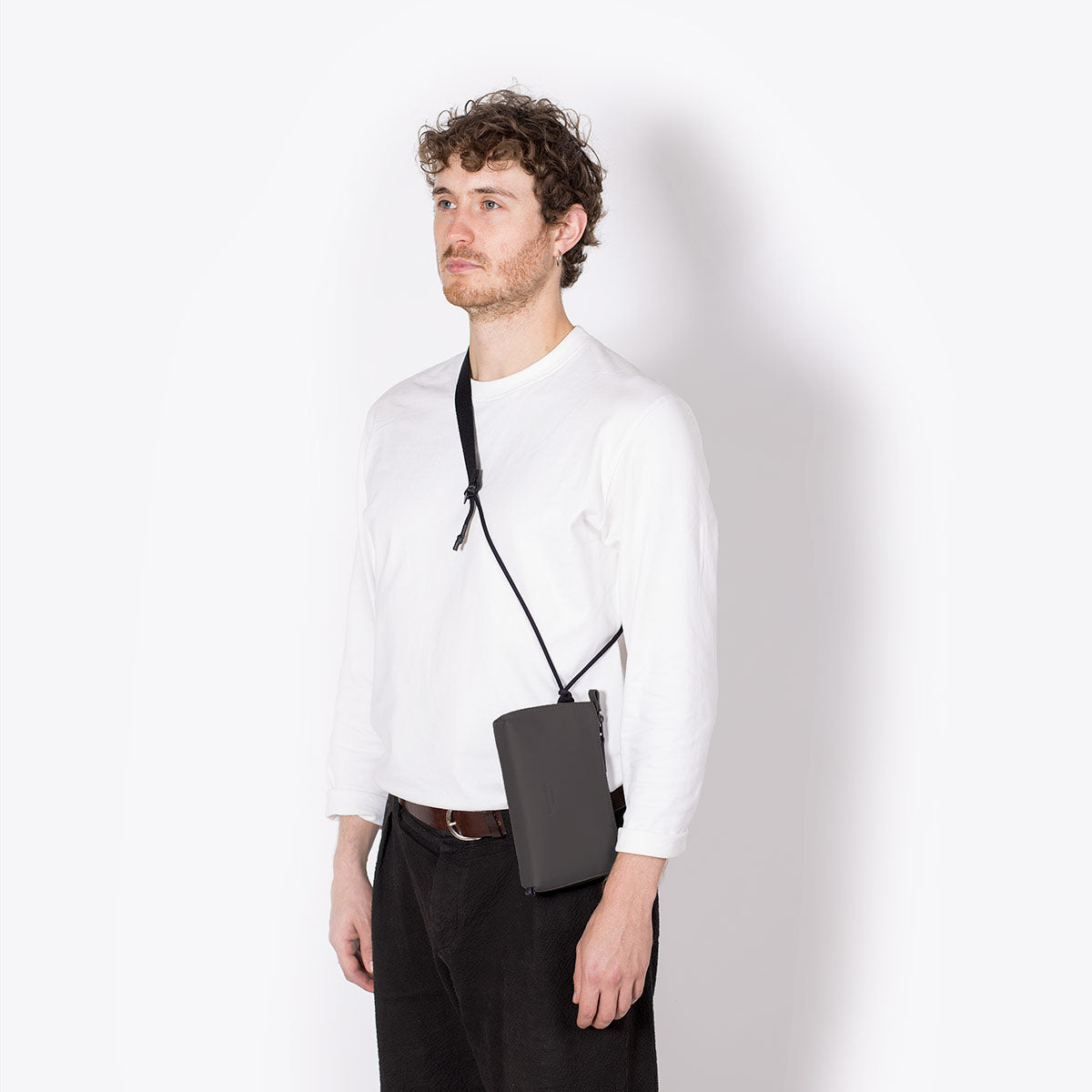 新品 UCON ACROBATICS L字ジップショルダーバッグ Otis BK Ucon Acrobatics • Otis Bag • Lotus Series (Black) – UCON