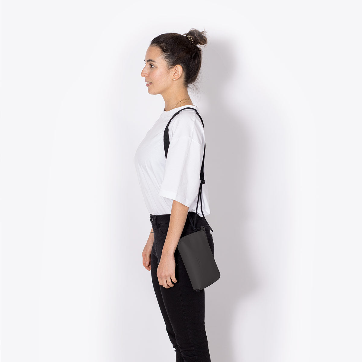 新品 UCON ACROBATICS L字ジップショルダーバッグ Otis BK Ucon Acrobatics • Otis Bag • Lotus Series (Black) – UCON